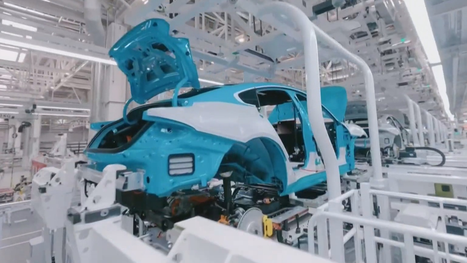 春风习习的地方——沿着总书记新春的足迹丨协同发展动能加速集聚 京津冀三地共造一辆车 春风习习的地方——沿着总书记新春的足迹丨协同发展动能加速集聚 京津冀三地共造一辆车