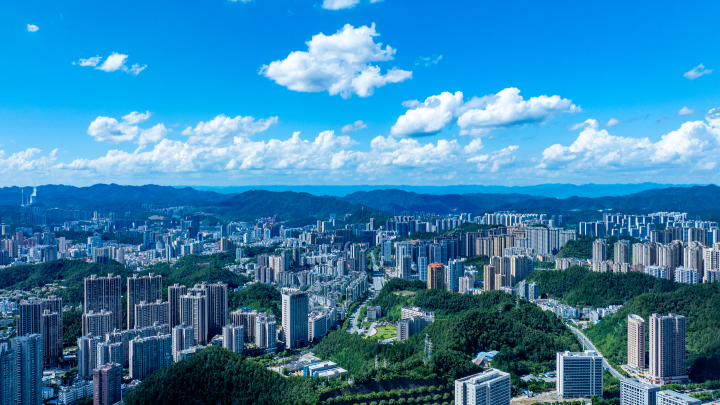 快进慢游串起诗和远方 ——十堰推进交旅融合赋能高质量发展 快进慢游串起诗和远方 ——十堰推进交旅融合赋能高质量发展