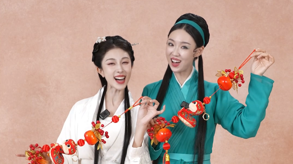 2025北京台春晚丨管乐张小婉变青蛇白蛇发红包 2025北京台春晚丨管乐张小婉变青蛇白蛇发红包