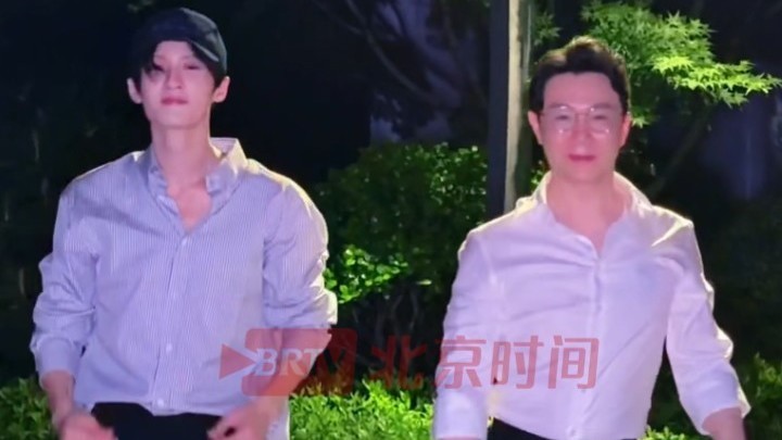 檀健次和老师胡耀终于同框跳拉丁！