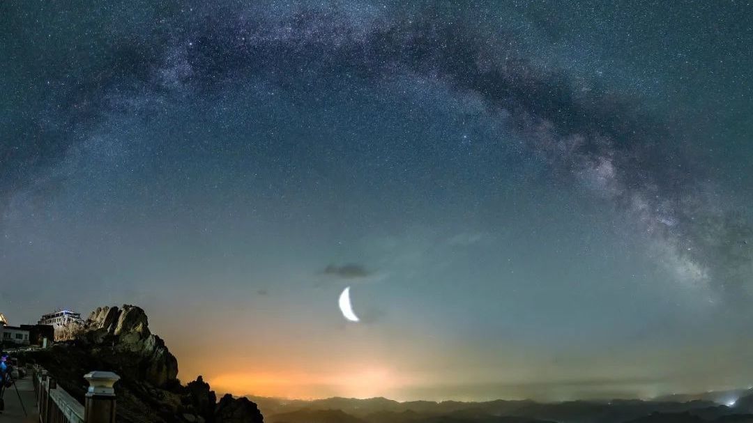 北京有处海拔2000+的“云上仙境” ,十一就来看日出、观云海、赏星空 北京有处海拔2000+的“云上仙境” ,十一就来看日出、观云海、赏星空