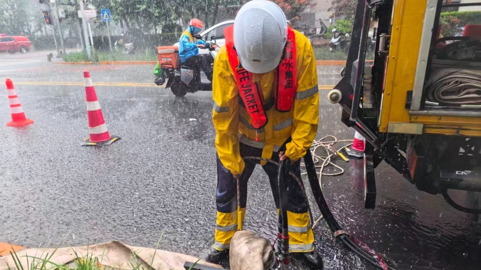 本轮降雨36处积滞水点全部处置完毕