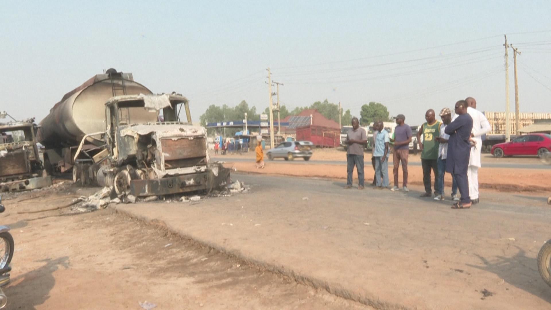 尼日利亚油罐车爆炸已致超80人死亡