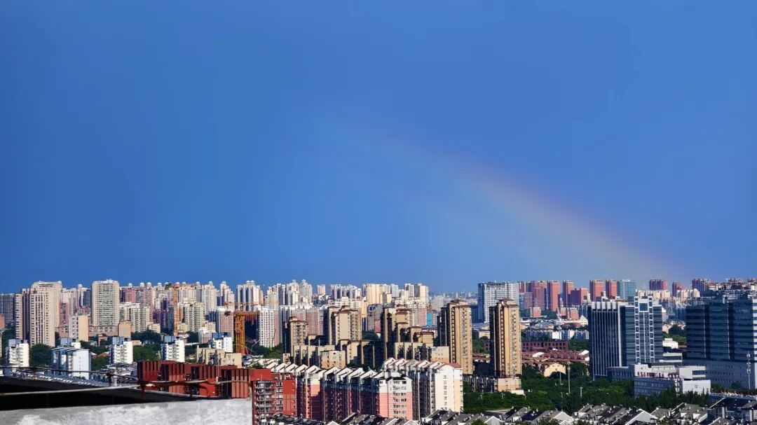 北京通州冰雹后惊现“双彩虹”,你看到了吗? 北京通州冰雹后惊现“双彩虹”,你看到了吗?