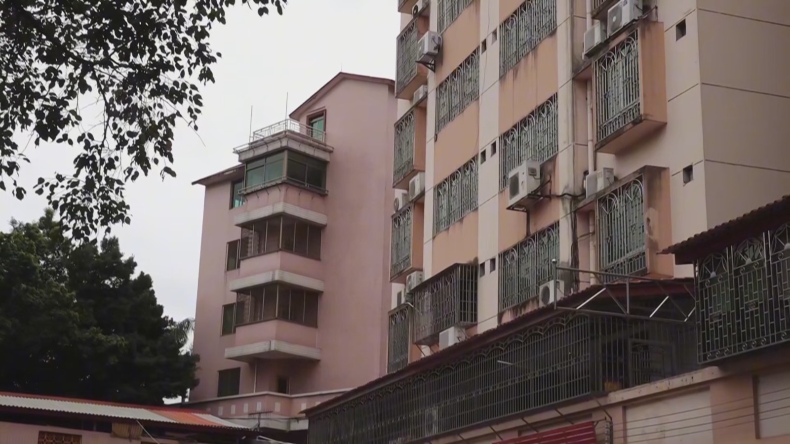 三天两夜“鸟叫”怪声扰民 民警逐户摸排“破案” 三天两夜“鸟叫”怪声扰民 民警逐户摸排“破案”