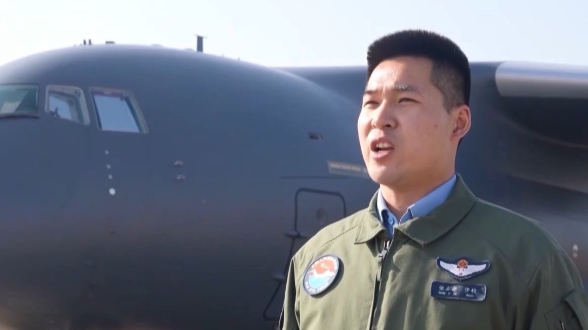 大姿态角、大坡度战斗爬升 中部战区数架运-20新年开飞 大姿态角、大坡度战斗爬升 中部战区数架运-20新年开飞