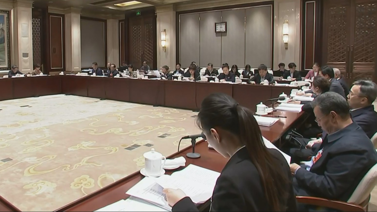 春启新程·聚焦2026全国两会丨北京市代表团审议大会相关决议草案