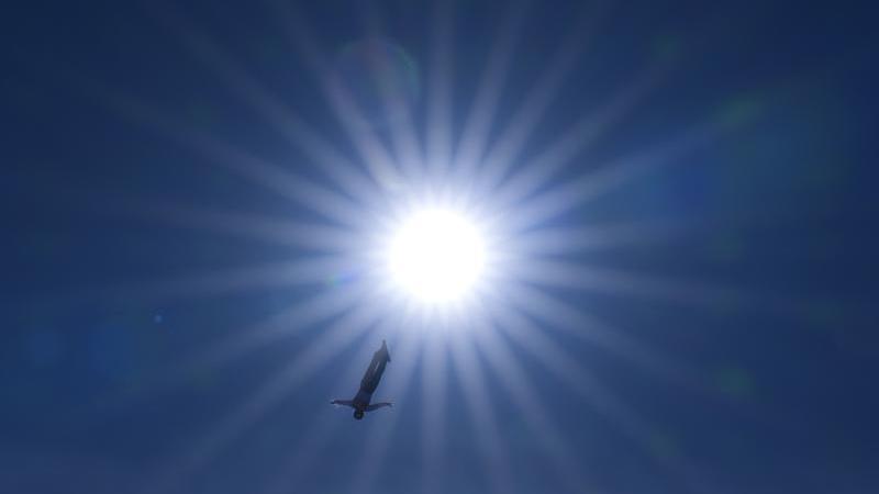 AI用三行短诗,写出这些照片里藏着的浪漫 AI用三行短诗,写出这些照片里藏着的浪漫