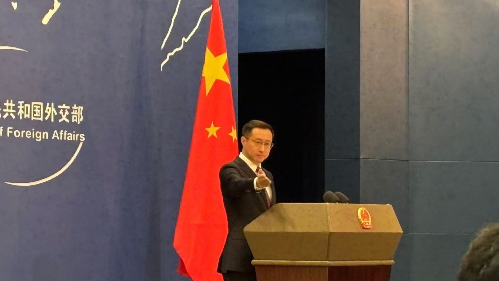 外交部:关于美加军舰过航台湾海峡,东部战区已作出回应 外交部:关于美加军舰过航台湾海峡,东部战区已作出回应