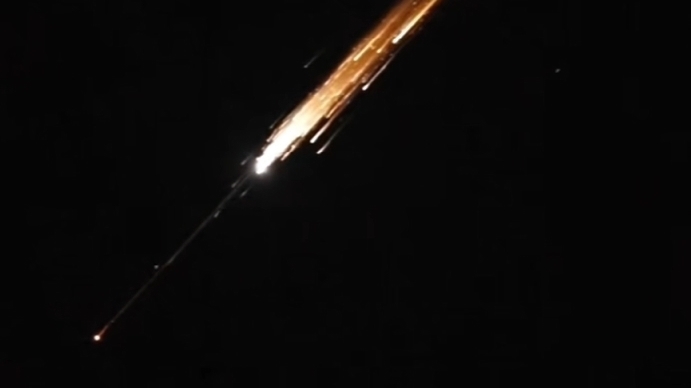 近距离接触神舟十八号返回舱！