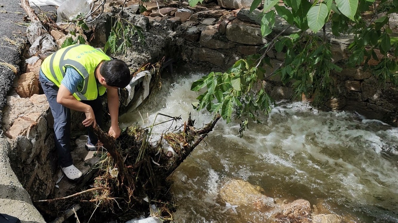 36小时排查270处威胁居民地灾隐患,平谷应急调查队向“险”而行 36小时排查270处威胁居民地灾隐患,平谷应急调查队向“险”而行