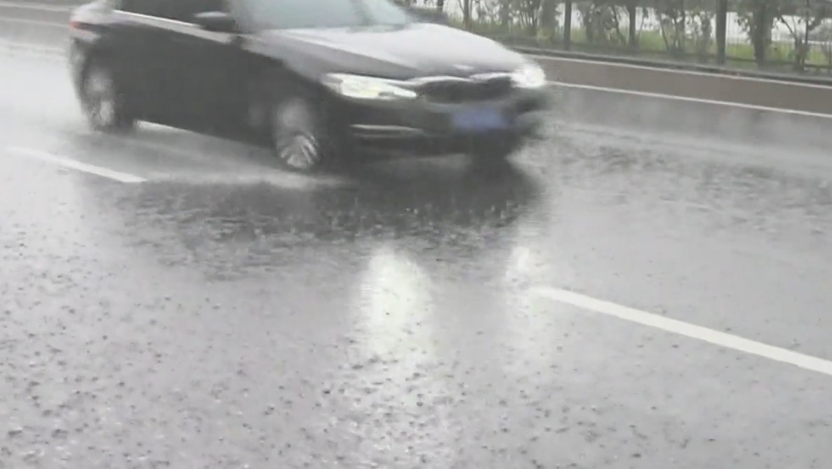 北京市发布雷电黄色预警和大风蓝色预警