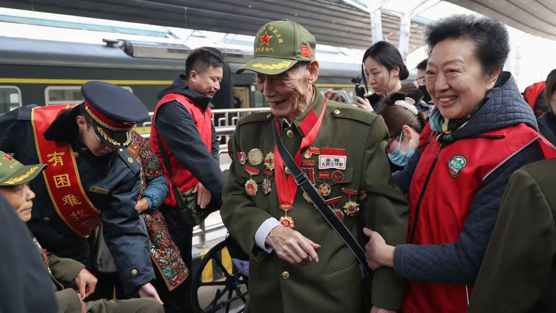 想看看天安门广场！75名志愿军老兵今天抵达北京