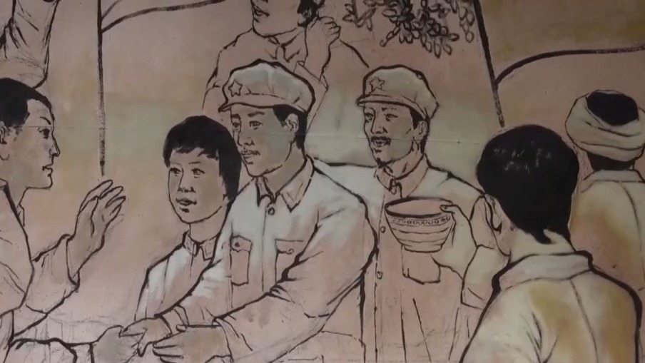 她点亮一盏马灯等了八个红军儿子26年