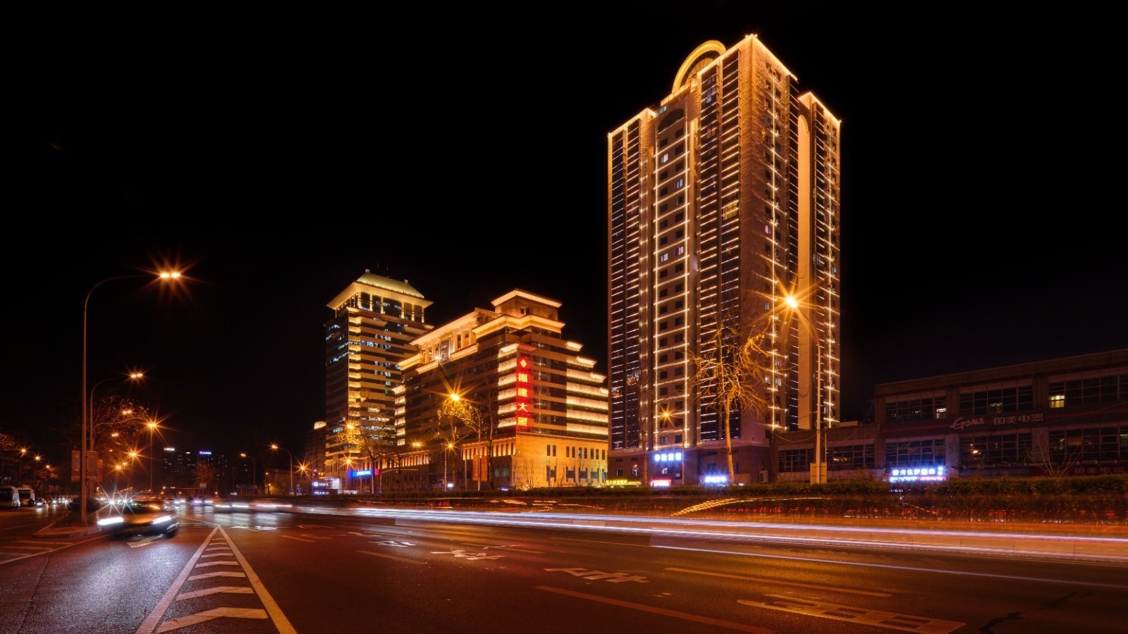 三环路（朝阳段）夜景实现全线亮灯