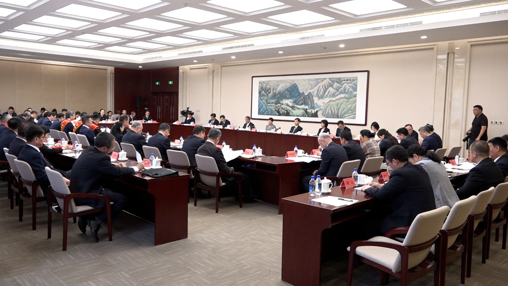 北京工会学习贯彻习近平总书记在表彰大会上的重要讲话精神座谈会召开