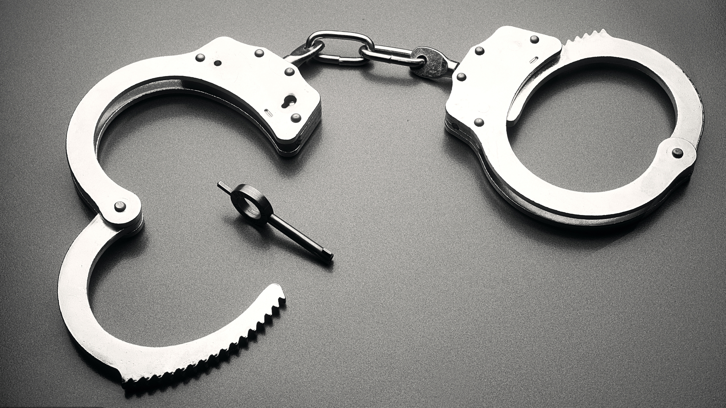 涉嫌招摇撞骗罪,假冒“辽宁理工大学教授”的魏新河被采取刑事措施 涉嫌招摇撞骗罪,假冒“辽宁理工大学教授”的魏新河被采取刑事措施